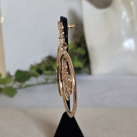 Large Statement Gold Hoop Earrings With Skulls - Picture 6 of 8